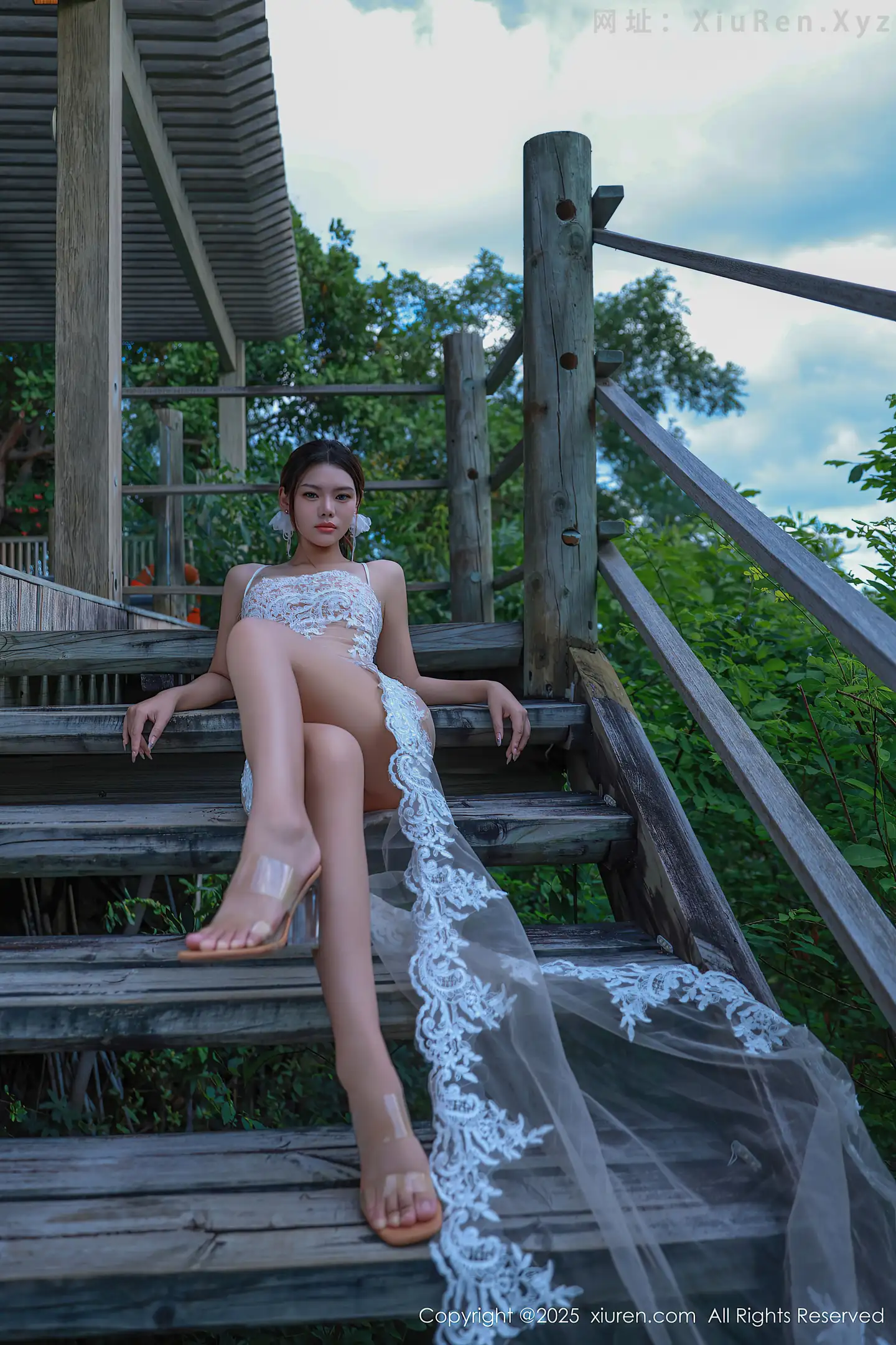 图片[5]-[XiuRen秀人网] VOL.10721 模特叮当DD性感白色情趣服饰配白色丝袜秀完美身材诱惑写真77P-秀人网官方网站